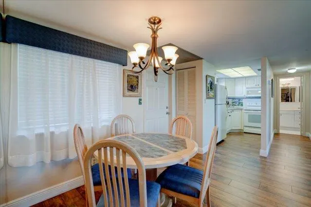1820 New Palm Way, #402