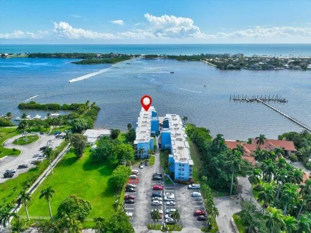 1820 New Palm Way, #402