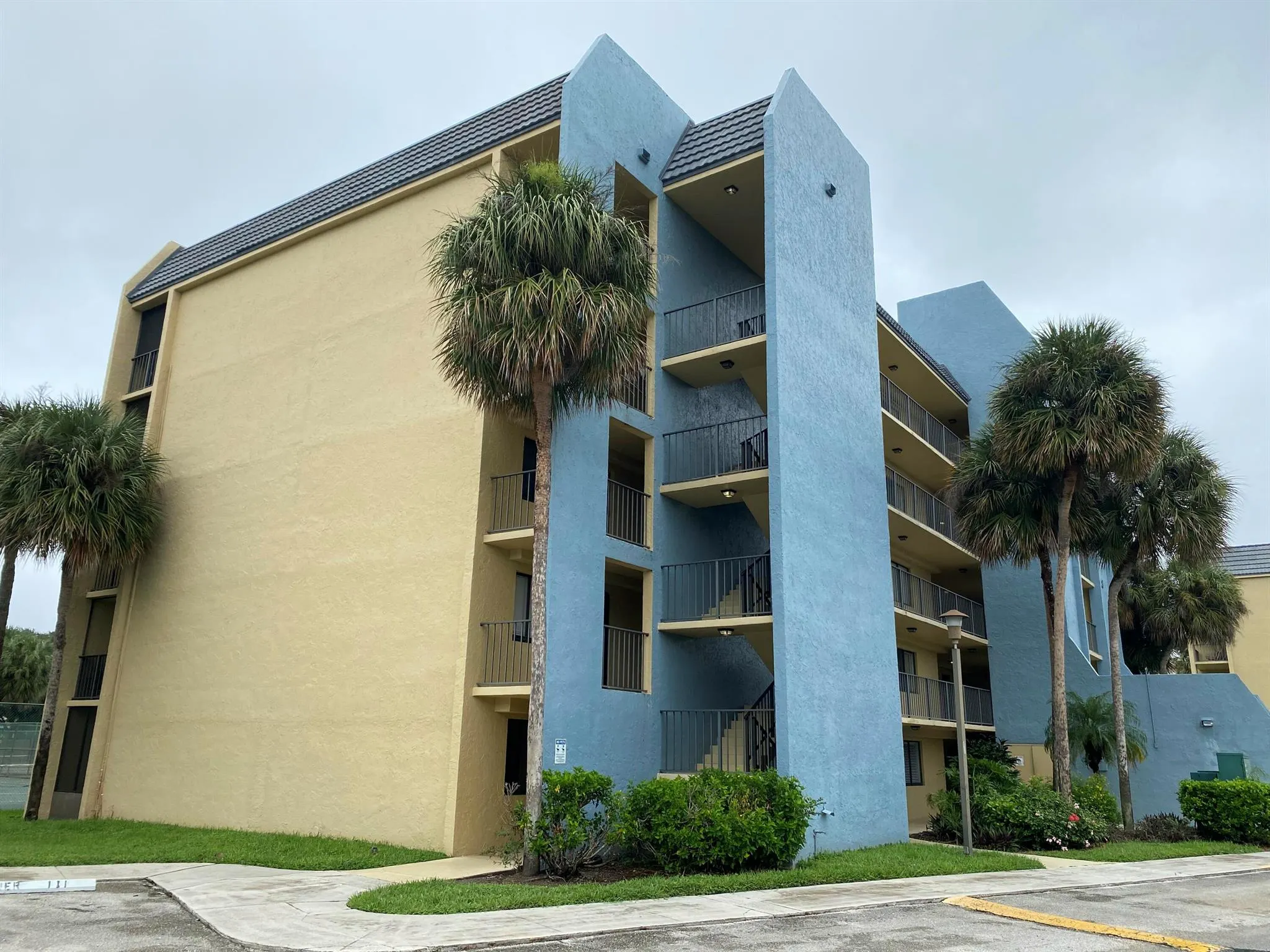2788 Tennis Club Drive, #102