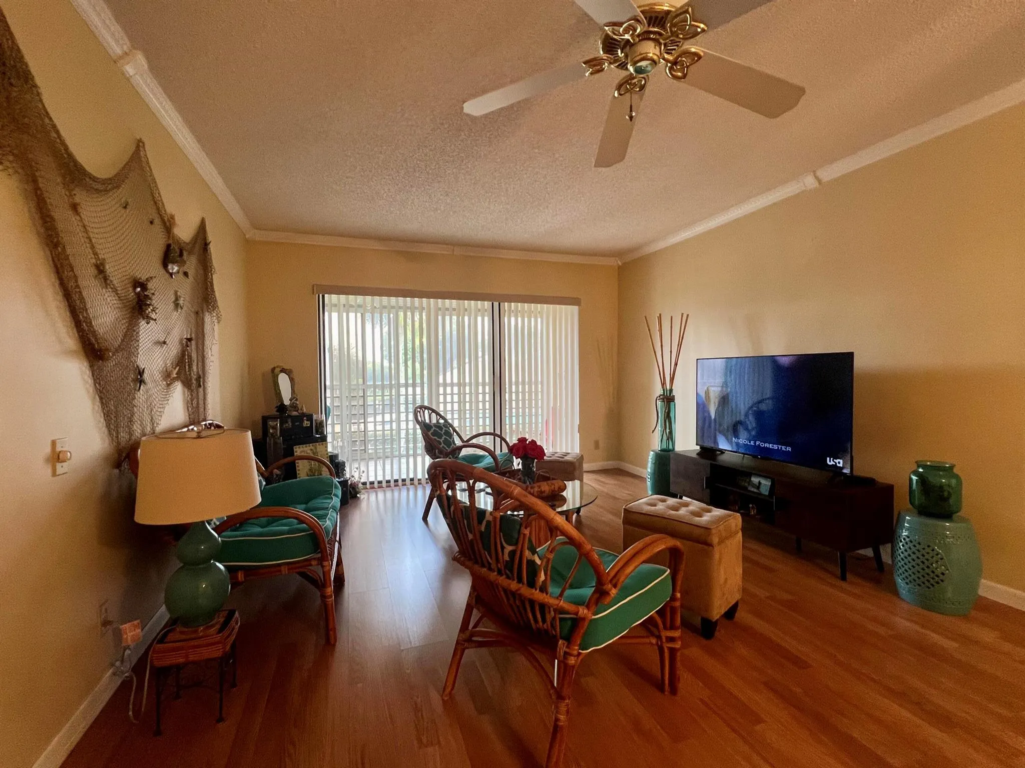 3154 Via Poinciana, #214