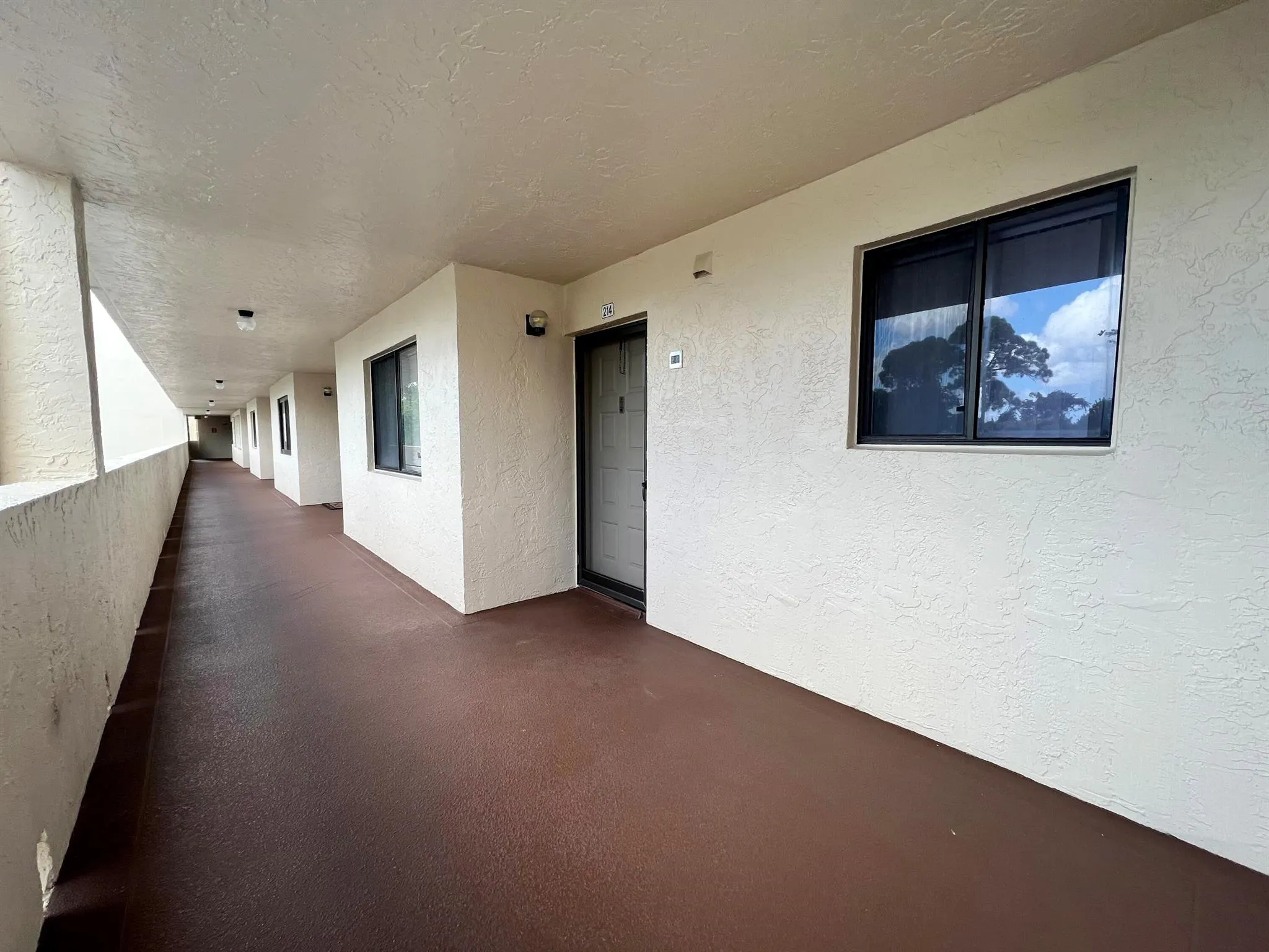 3154 Via Poinciana, #214