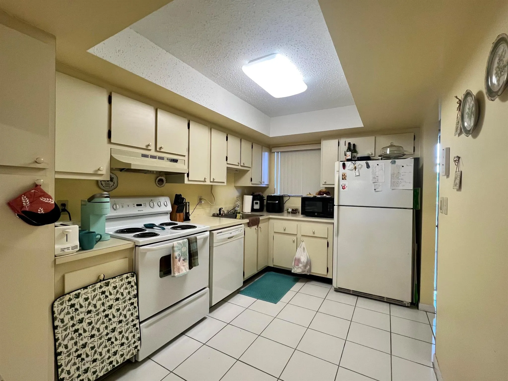 3154 Via Poinciana, #214