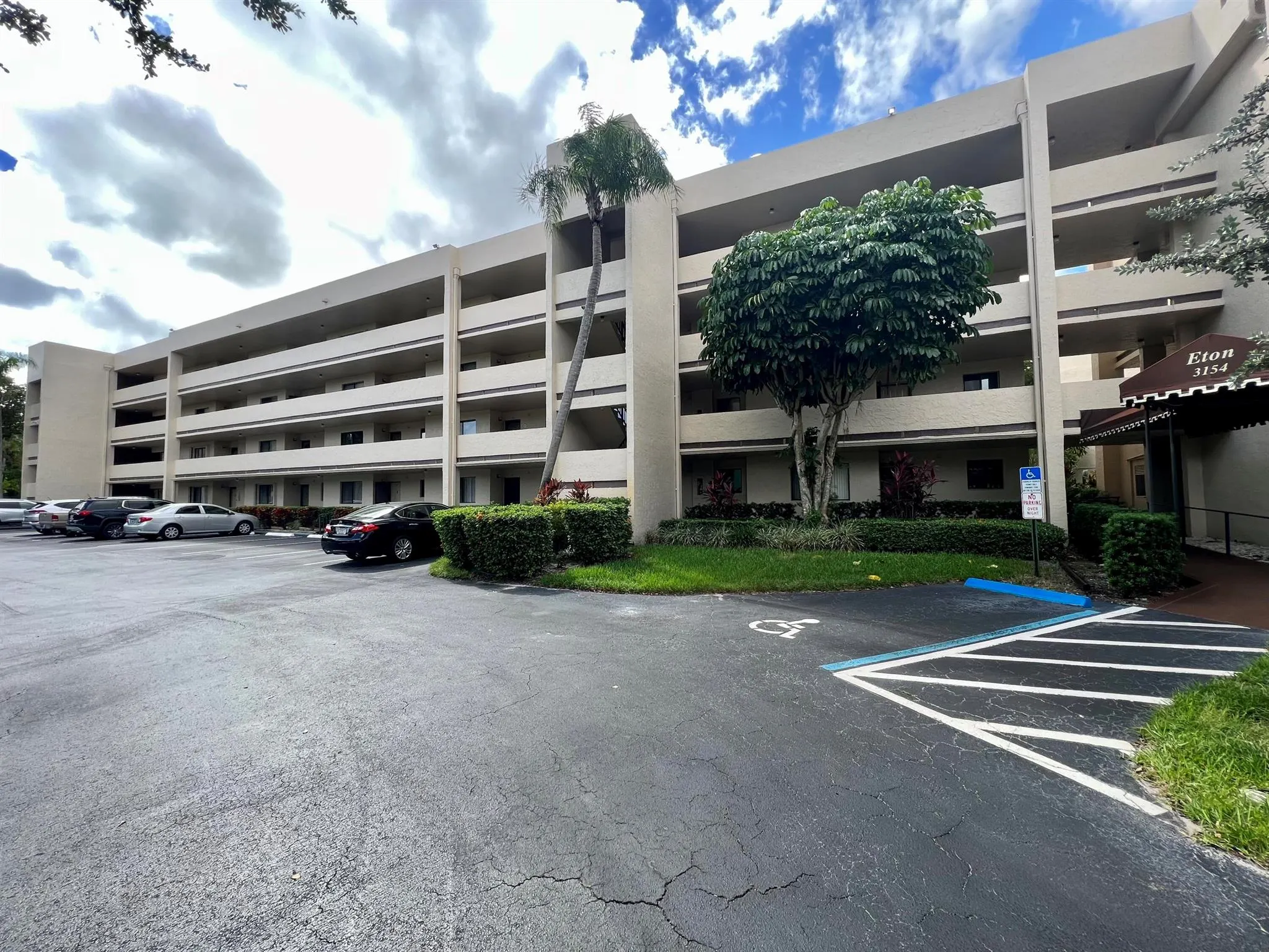 3154 Via Poinciana, #214
