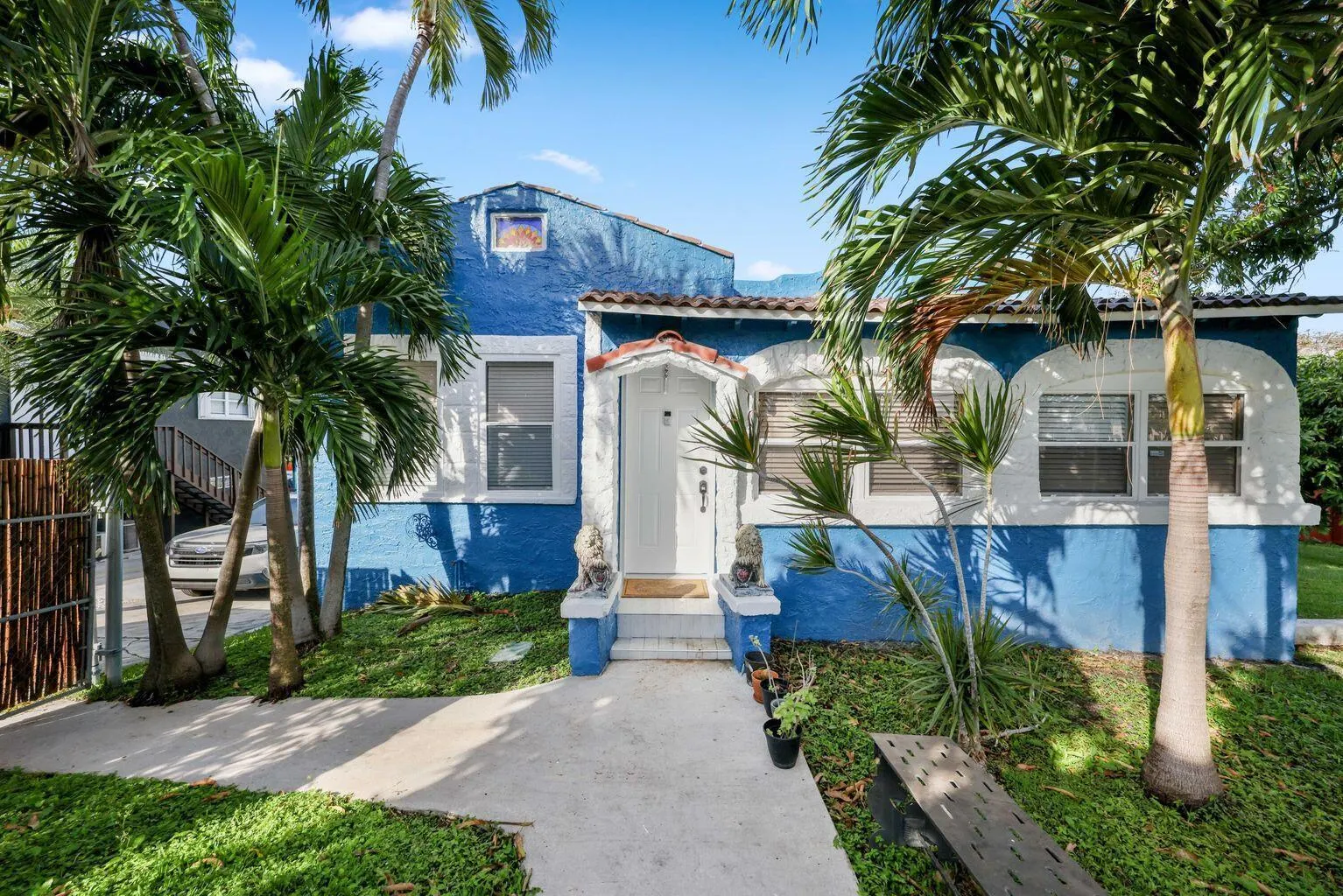 909 N A Street