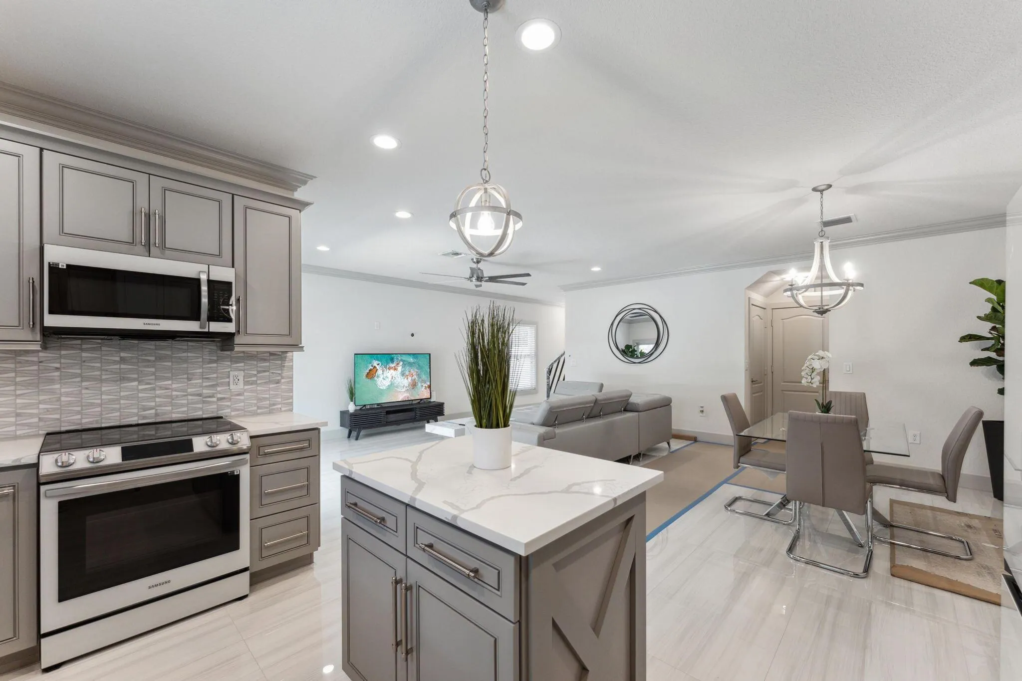 522 Lucky Lane