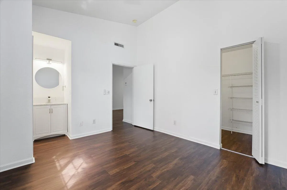 6107 Garden Court