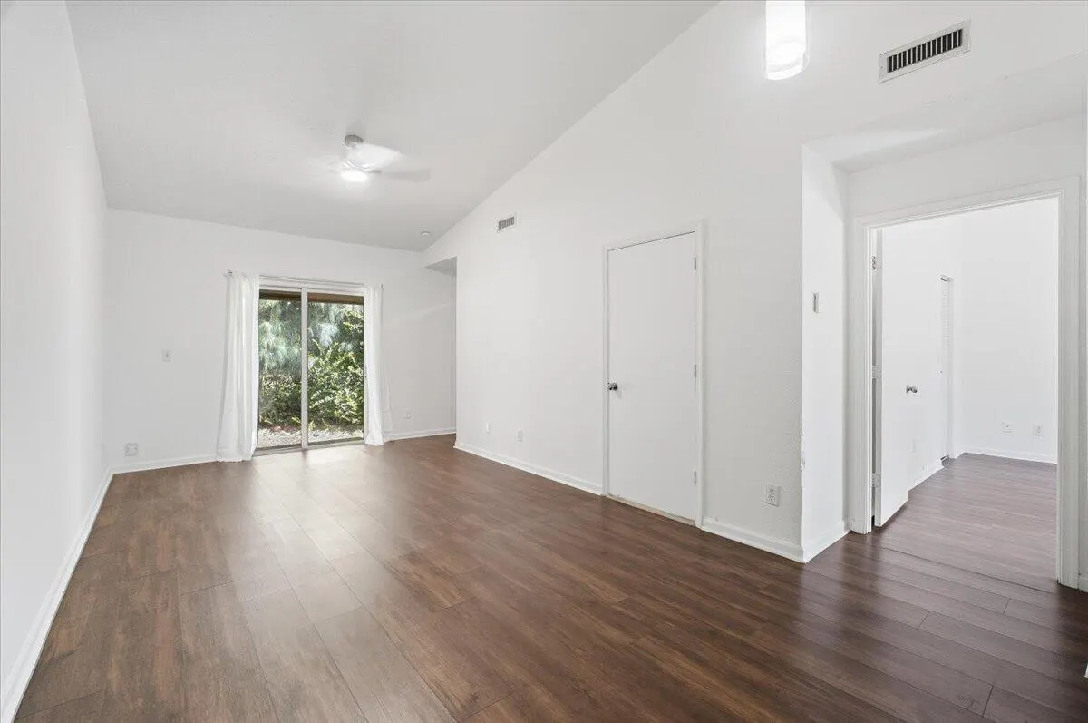 6107 Garden Court