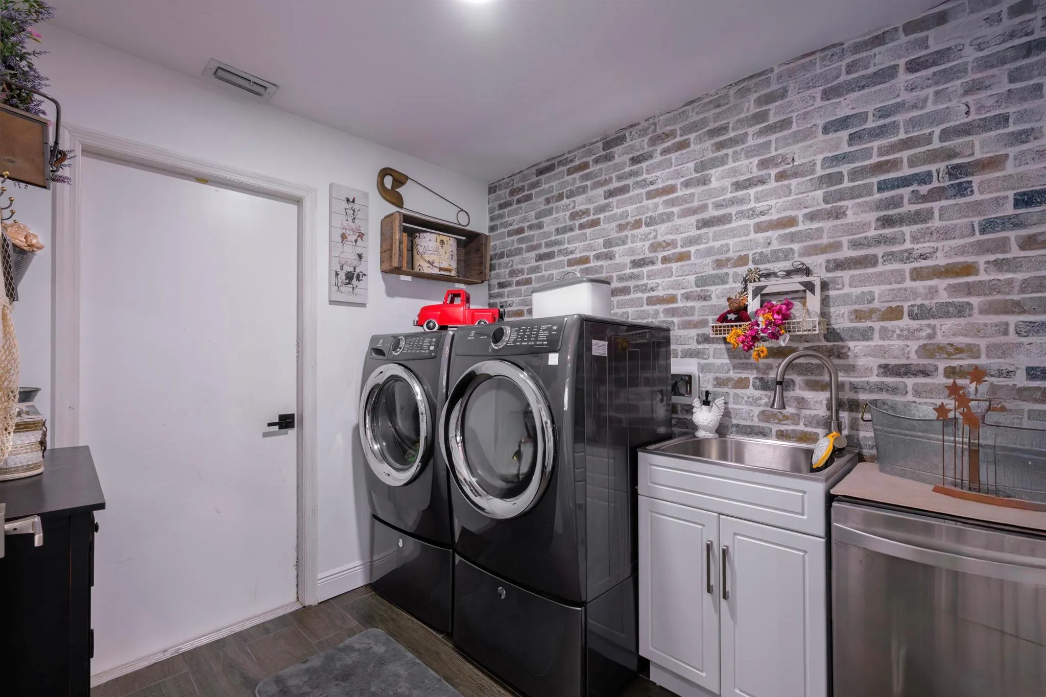5871 NW Corso Court