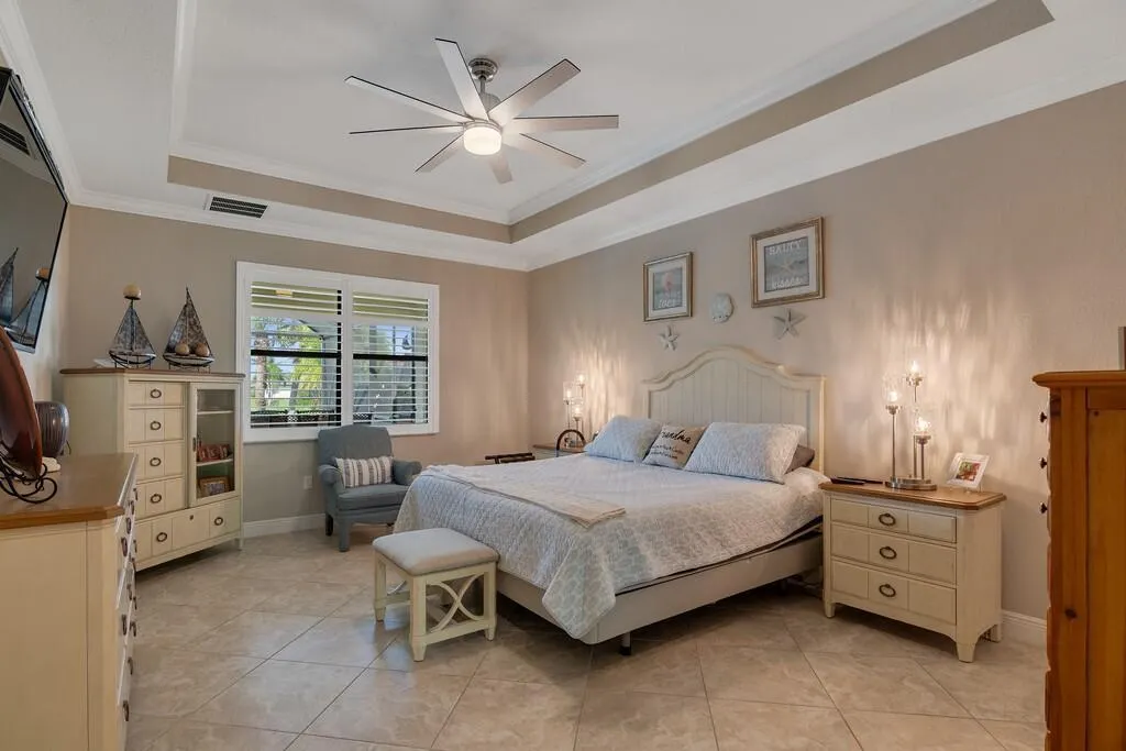 6234 Arcadia Square