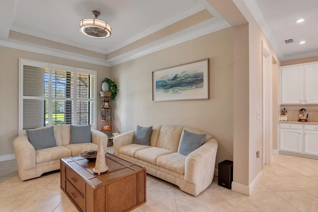 6234 Arcadia Square