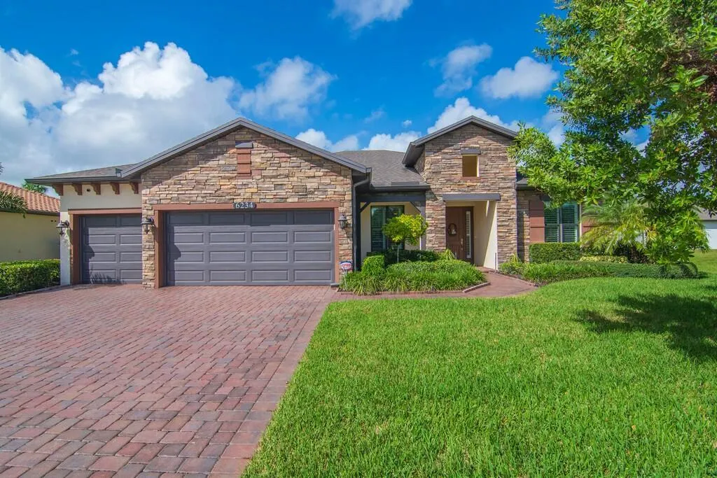 6234 Arcadia Square