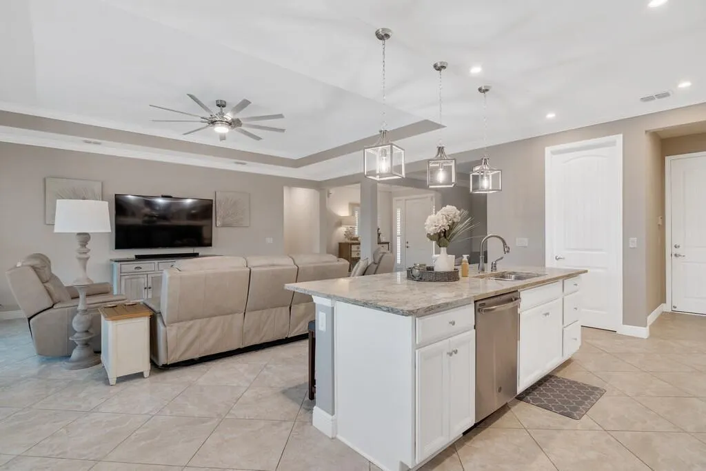 6234 Arcadia Square