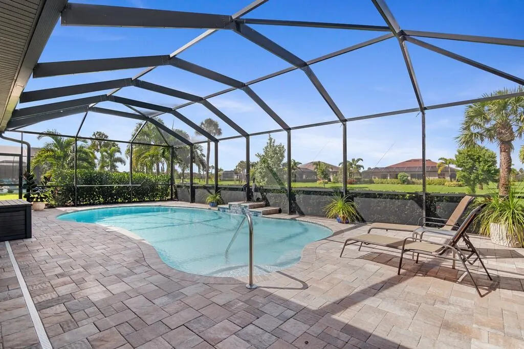 6234 Arcadia Square