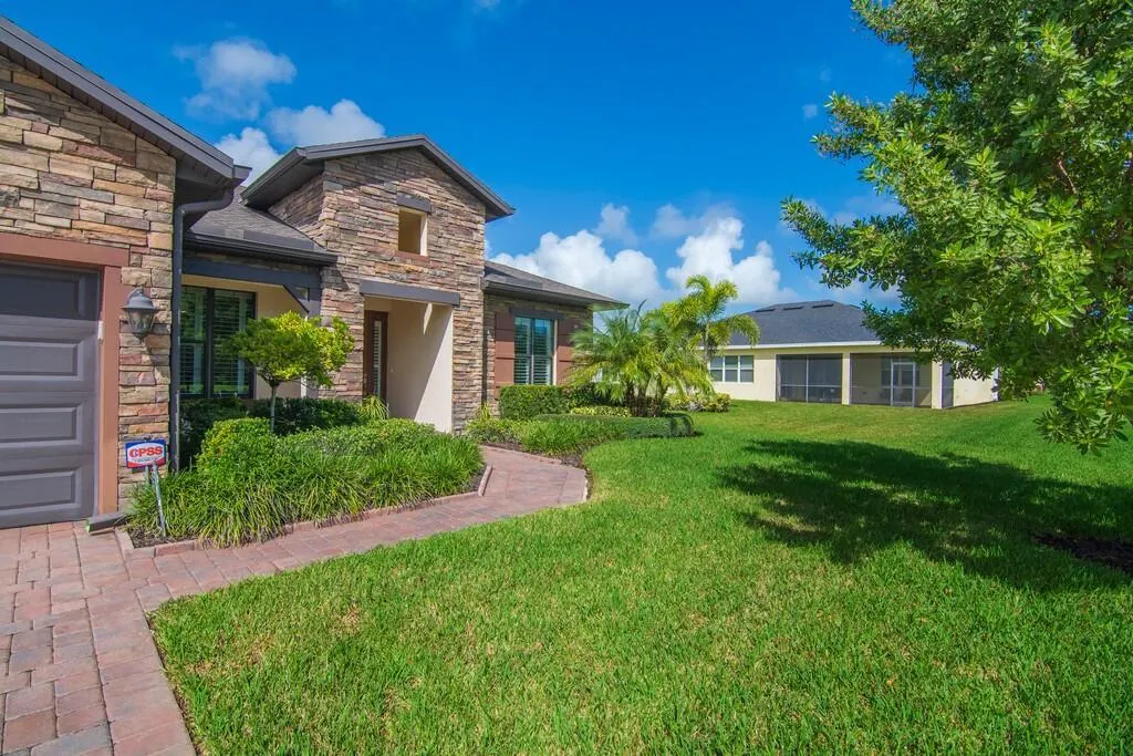 6234 Arcadia Square