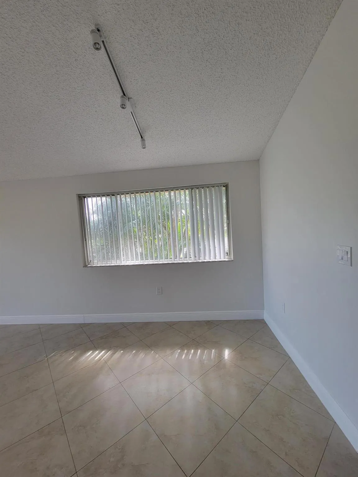 4208 Glenmoor Drive