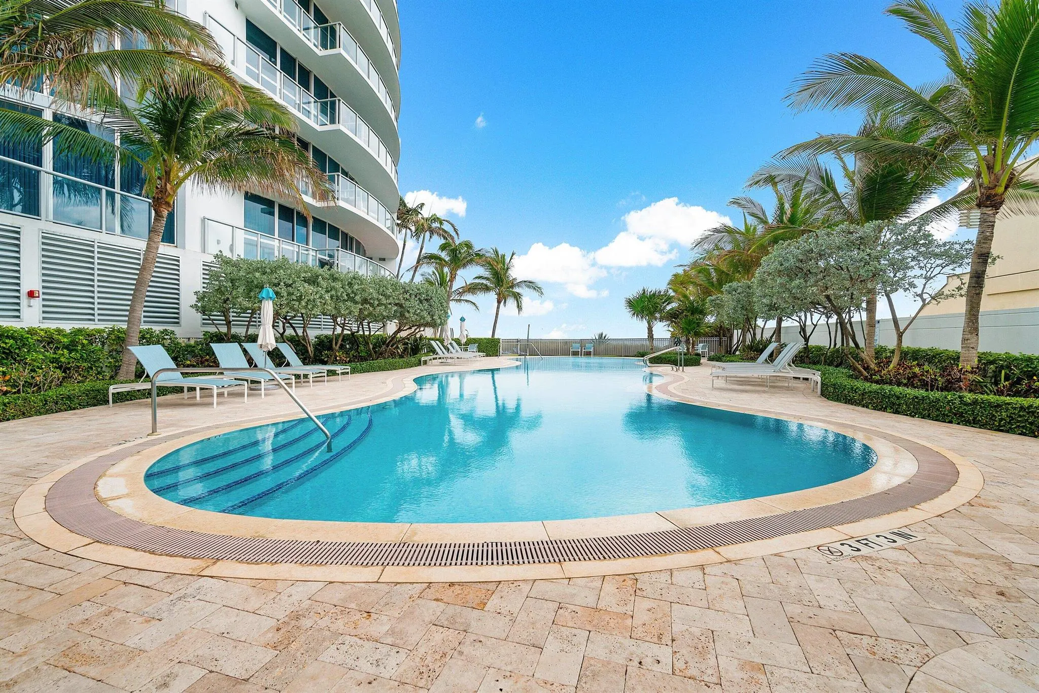 1200 Holiday Drive, #602