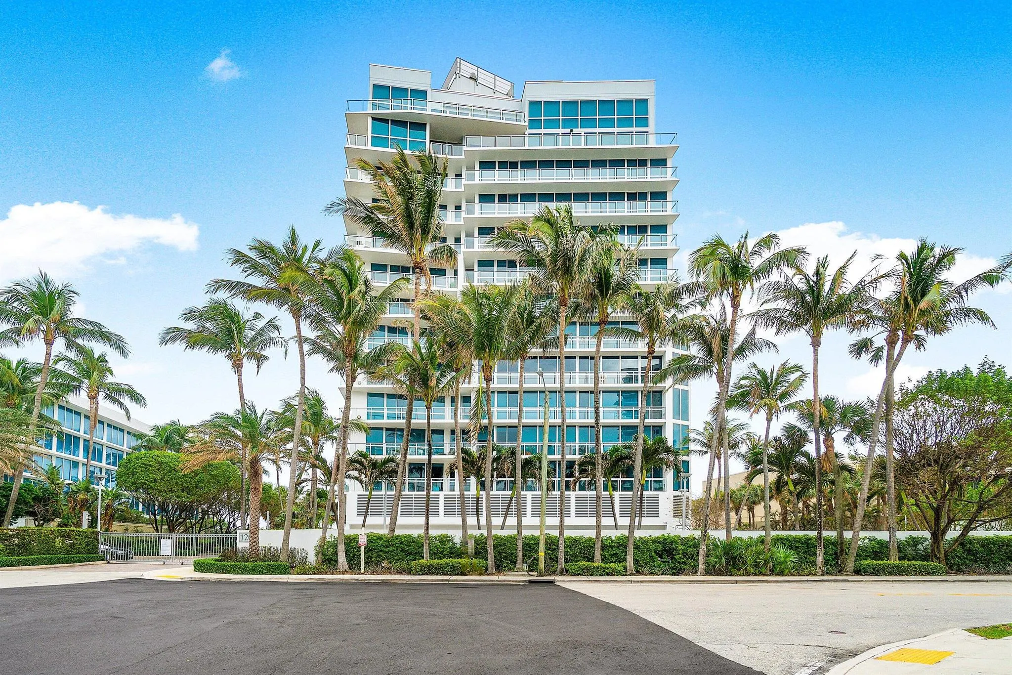 1200 Holiday Drive, #602