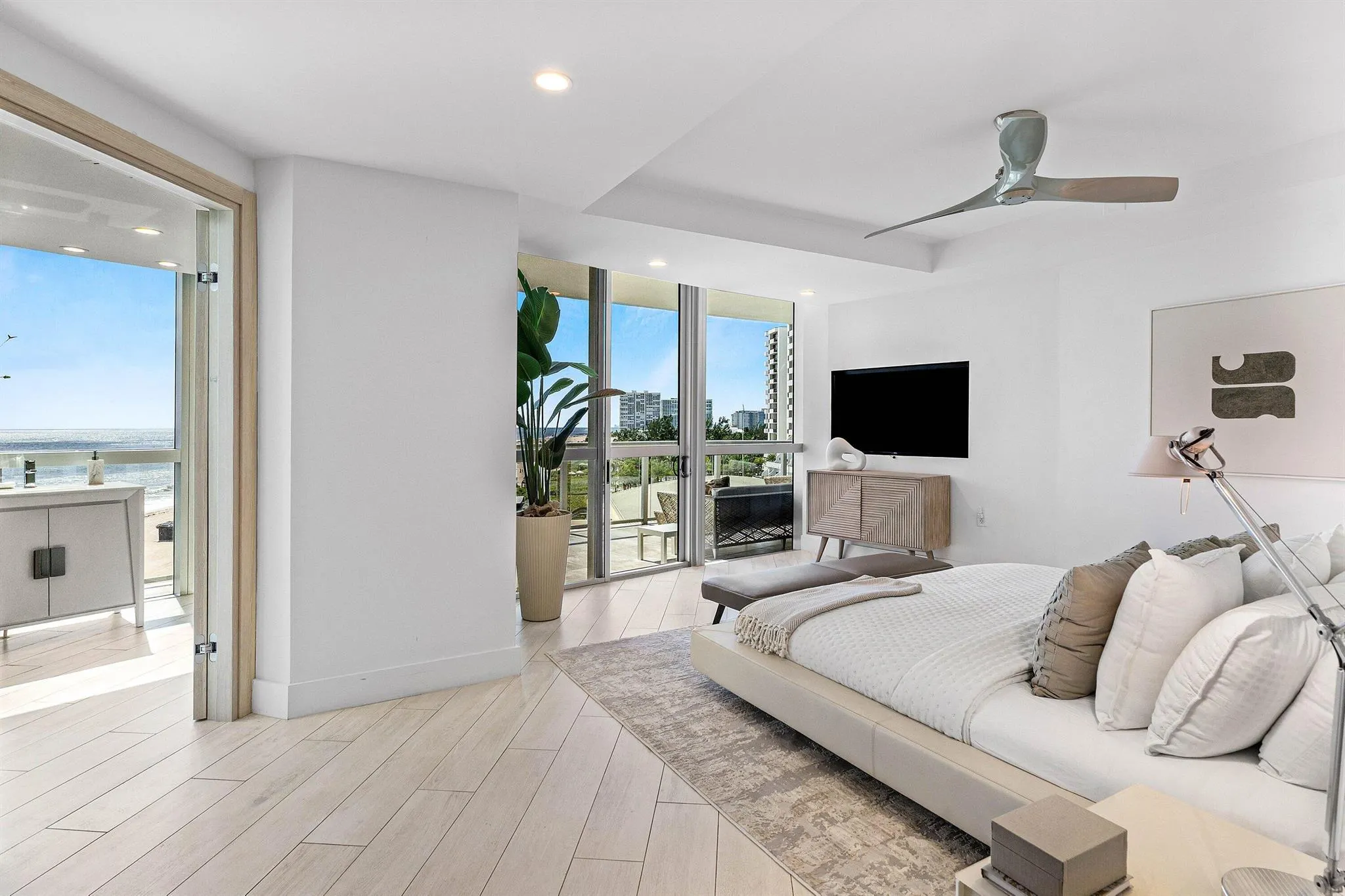 1200 Holiday Drive, #602