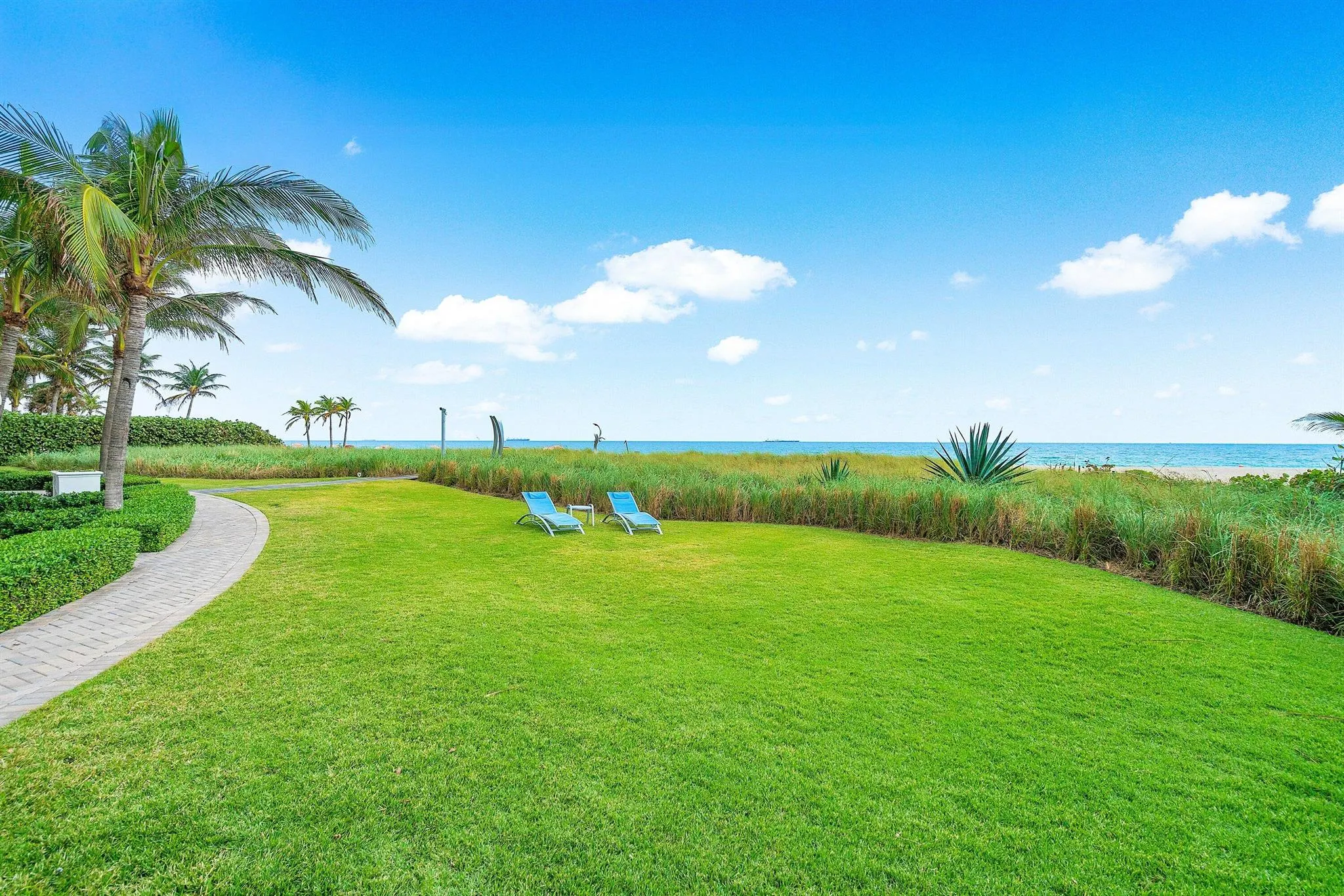 1200 Holiday Drive, #602