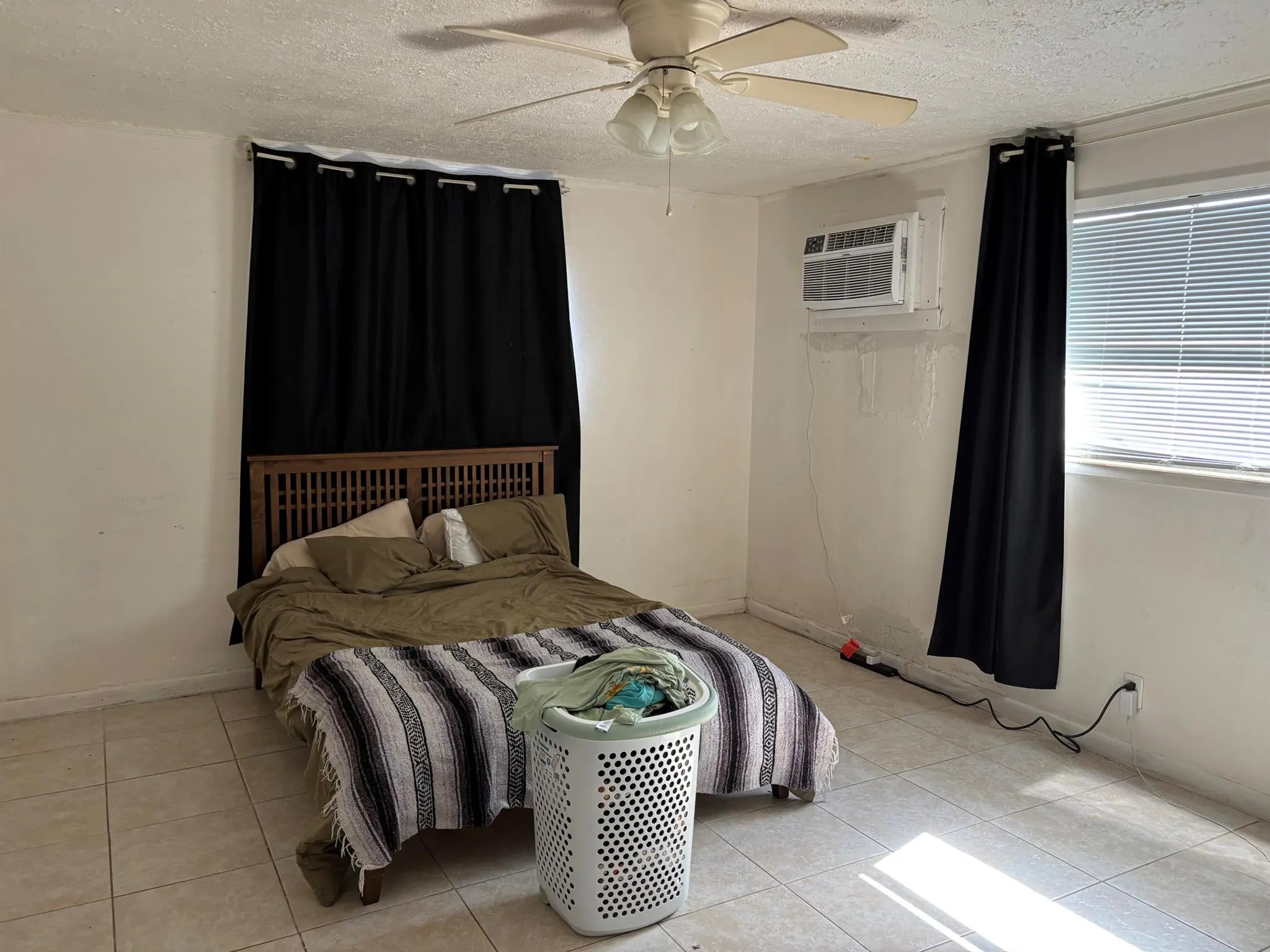 1025-1027 NE 16 Terrace