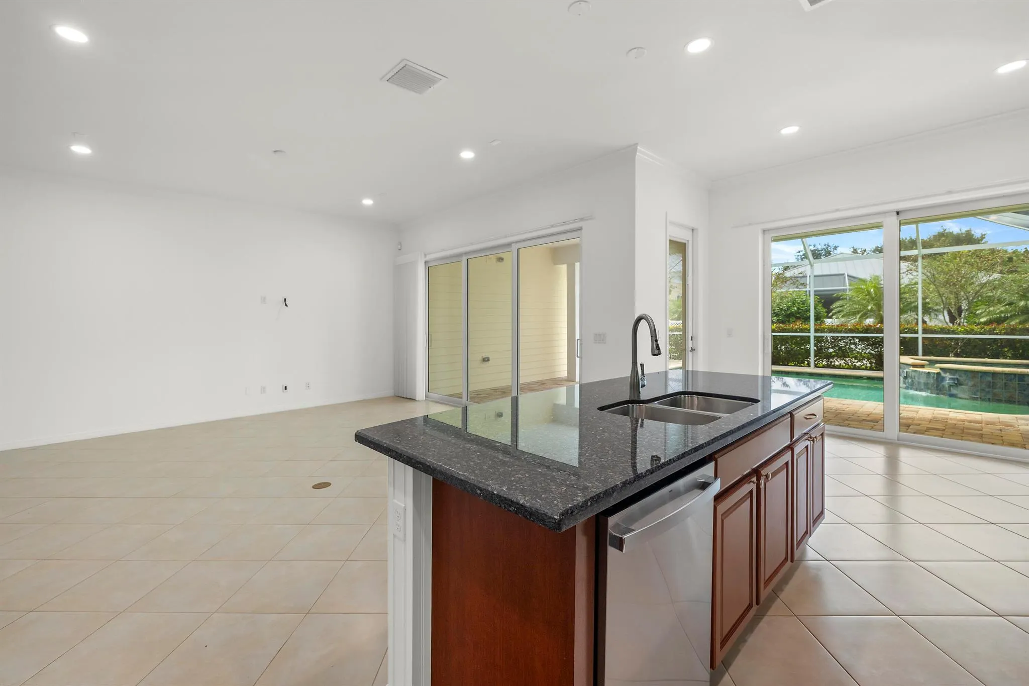 2700 Sunbury Drive
