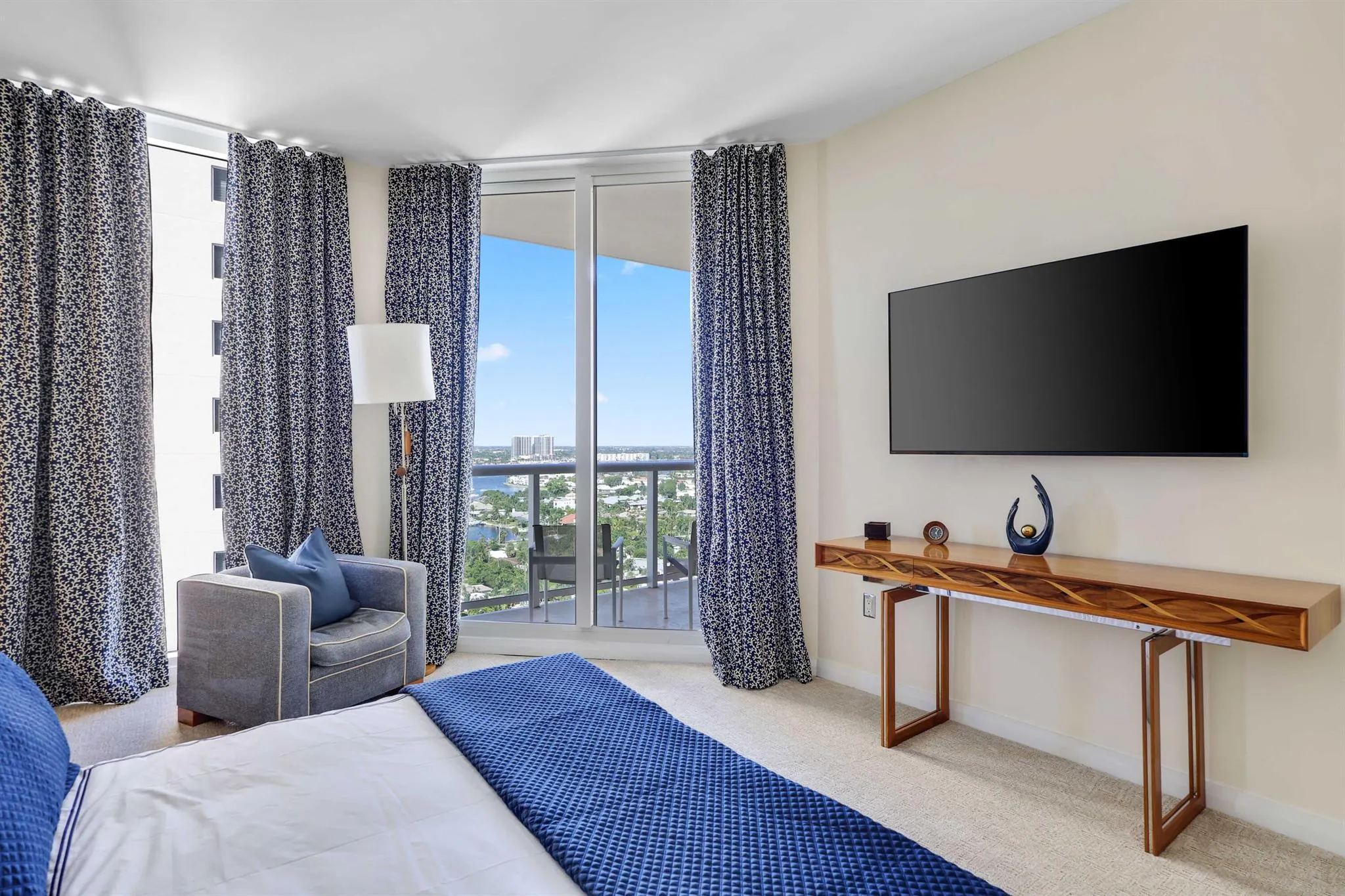 2700 N Ocean Drive, #1604a