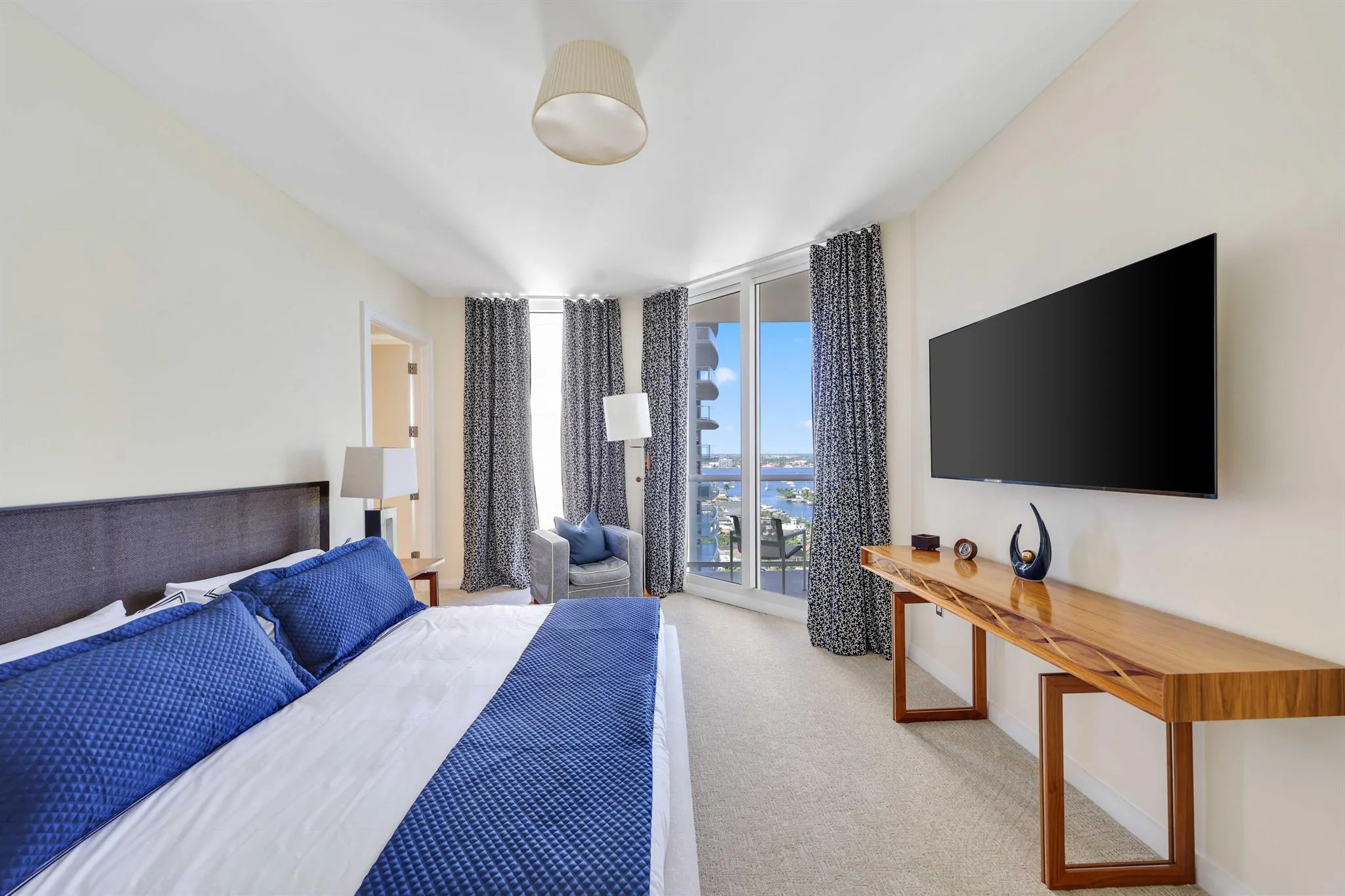2700 N Ocean Drive, #1604a