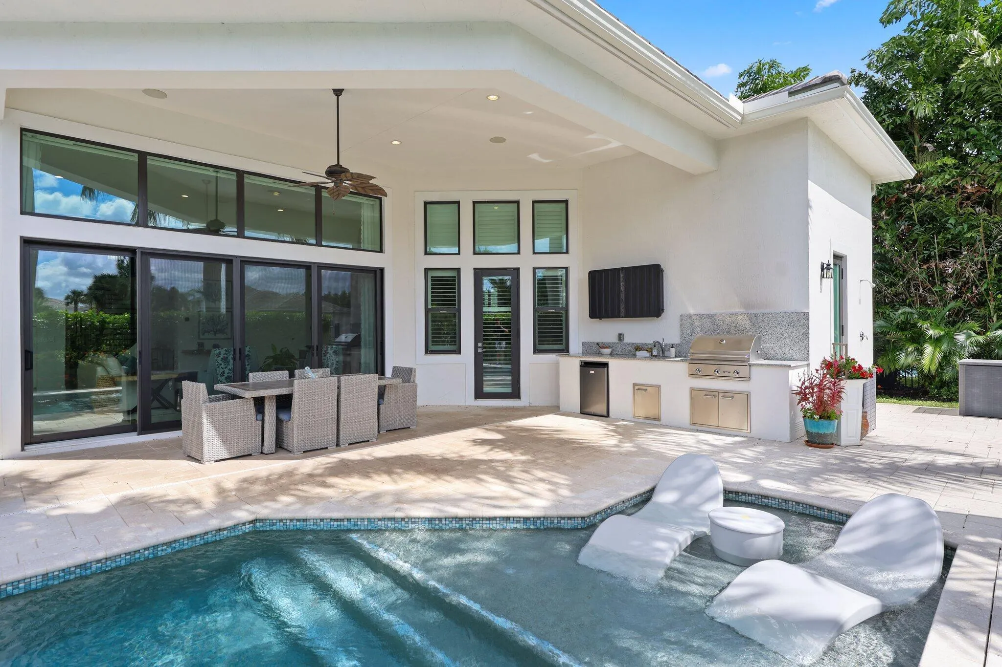 2530 NW 71st Street
