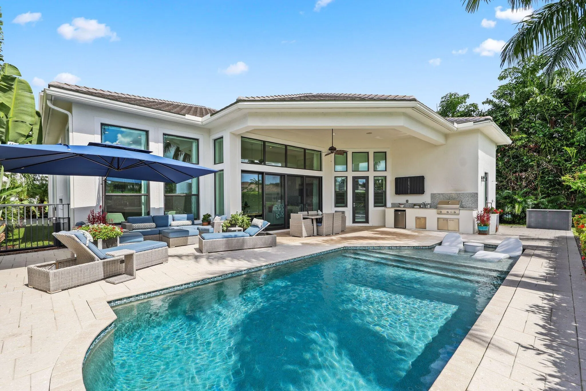2530 NW 71st Street