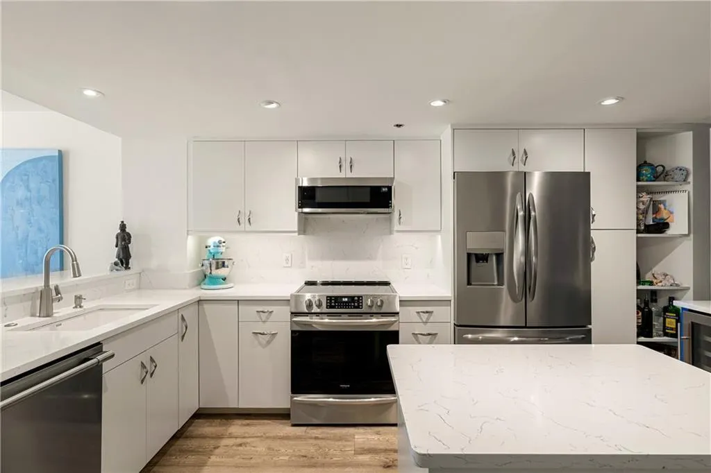 2700 N Highway A1a, #207