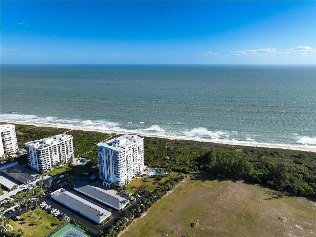 2700 N Highway A1a, #207