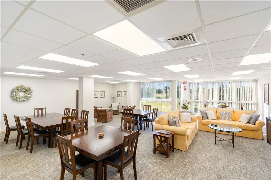 2700 N Highway A1a, #207