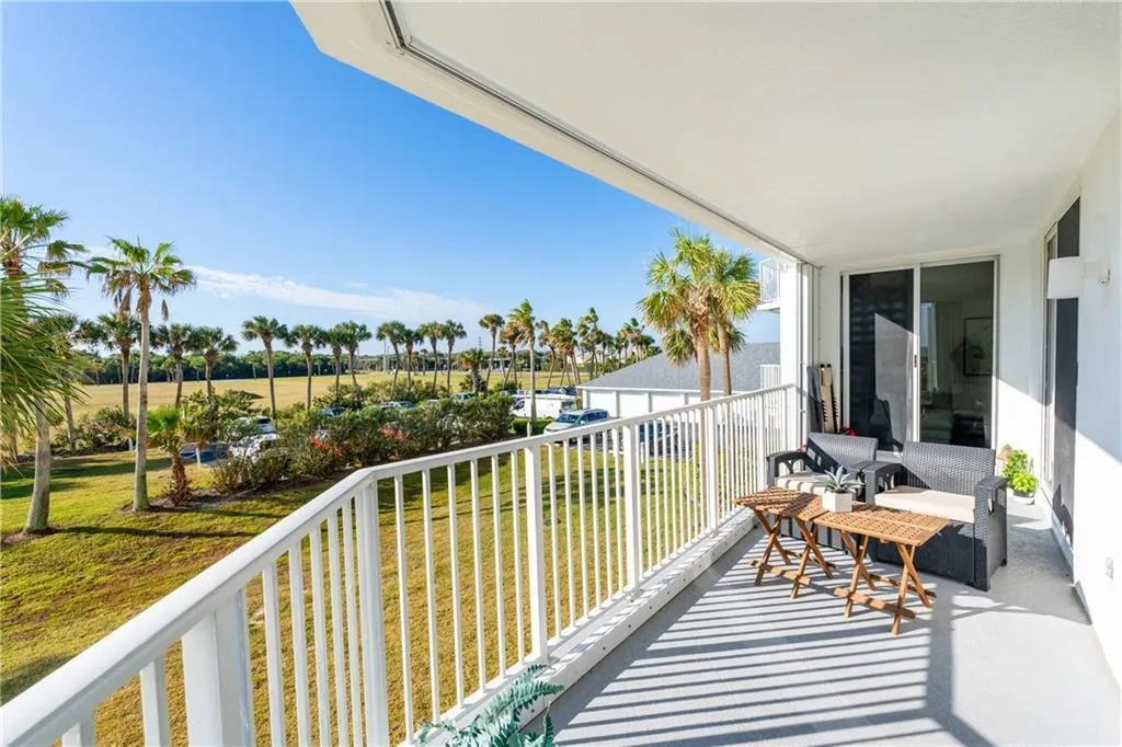 2700 N Highway A1a, #207