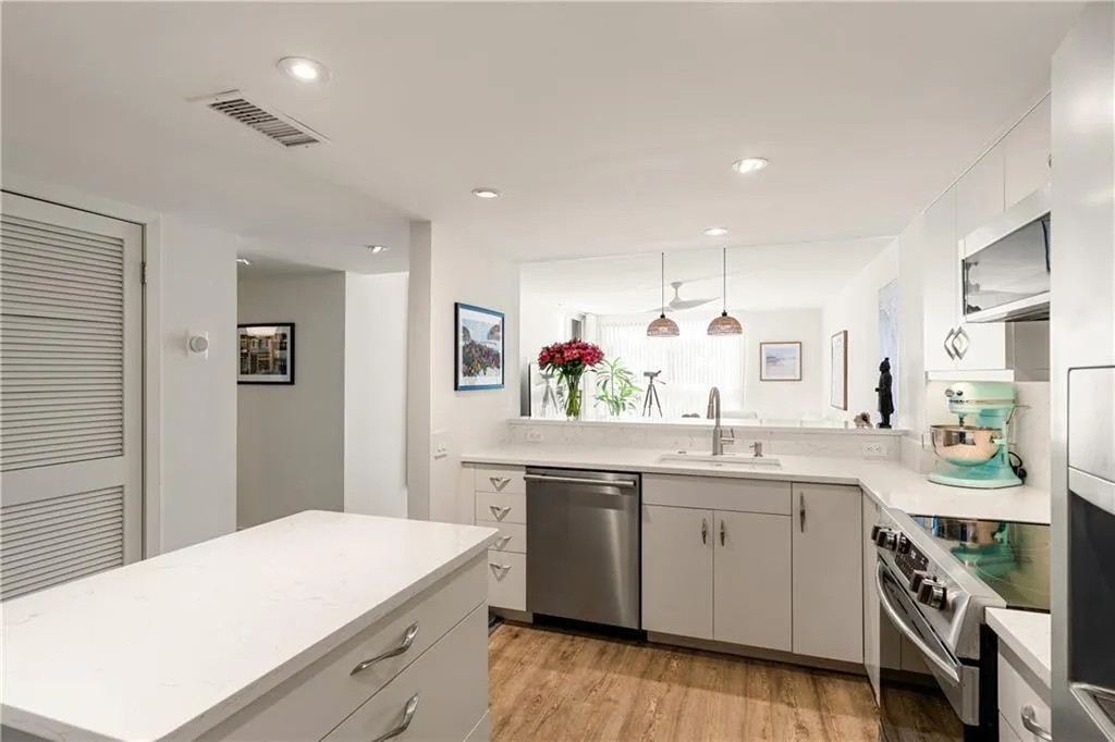 2700 N Highway A1a, #207