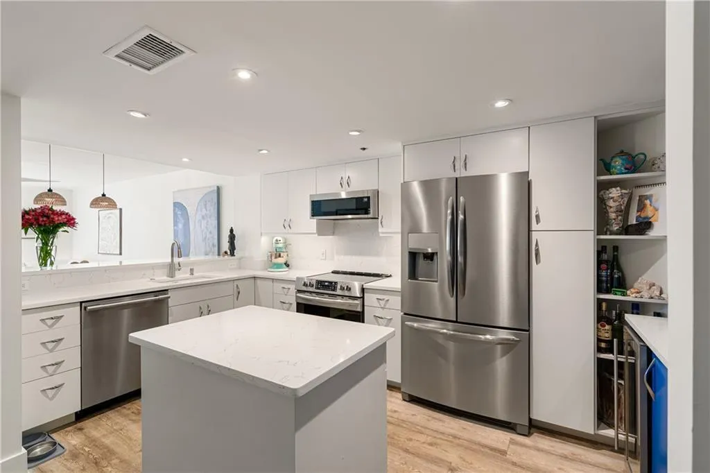2700 N Highway A1a, #207