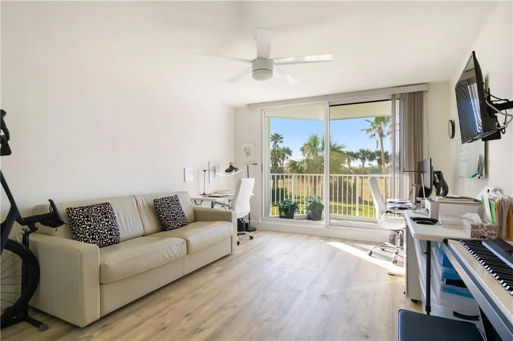 2700 N Highway A1a, #207