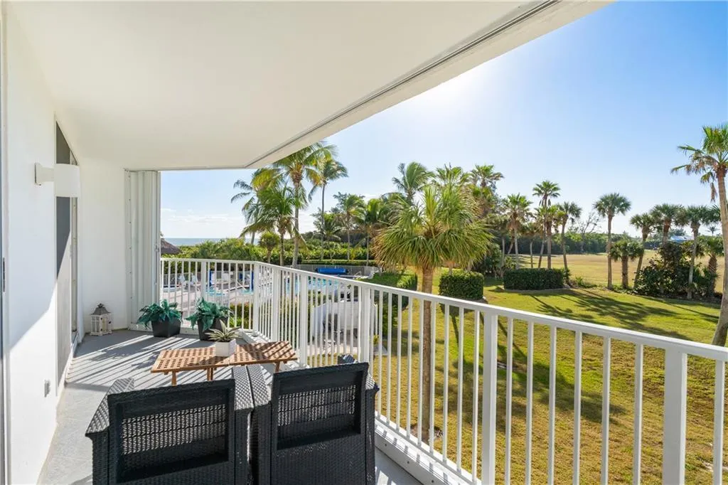 2700 N Highway A1a, #207