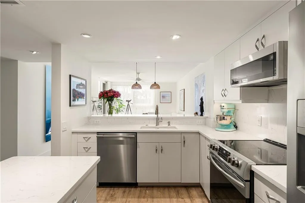 2700 N Highway A1a, #207