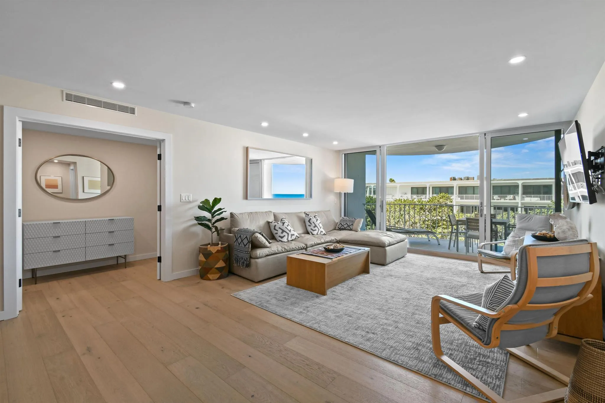 2295 S Ocean Boulevard, #424