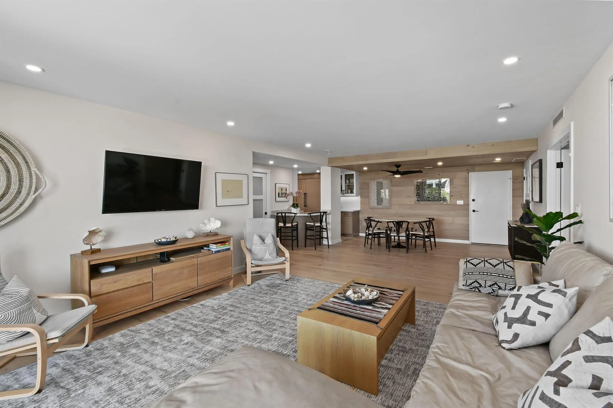 2295 S Ocean Boulevard, #424