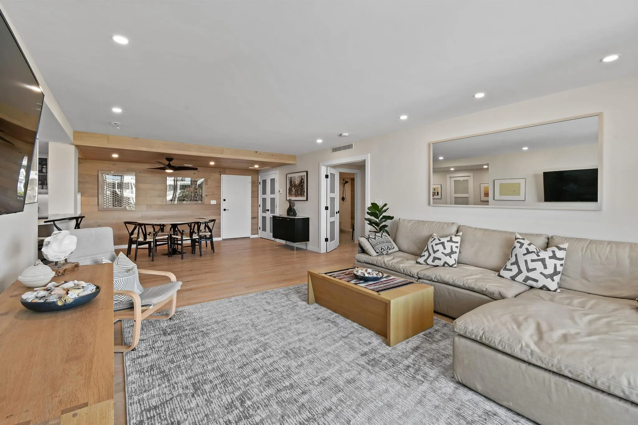 2295 S Ocean Boulevard, #424