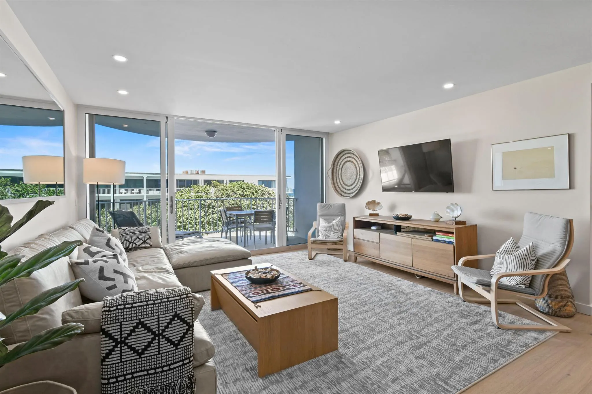 2295 S Ocean Boulevard, #424