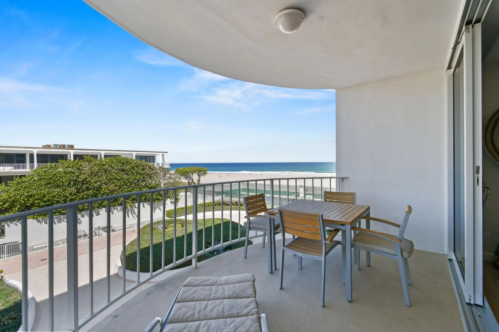 2295 S Ocean Boulevard, #424