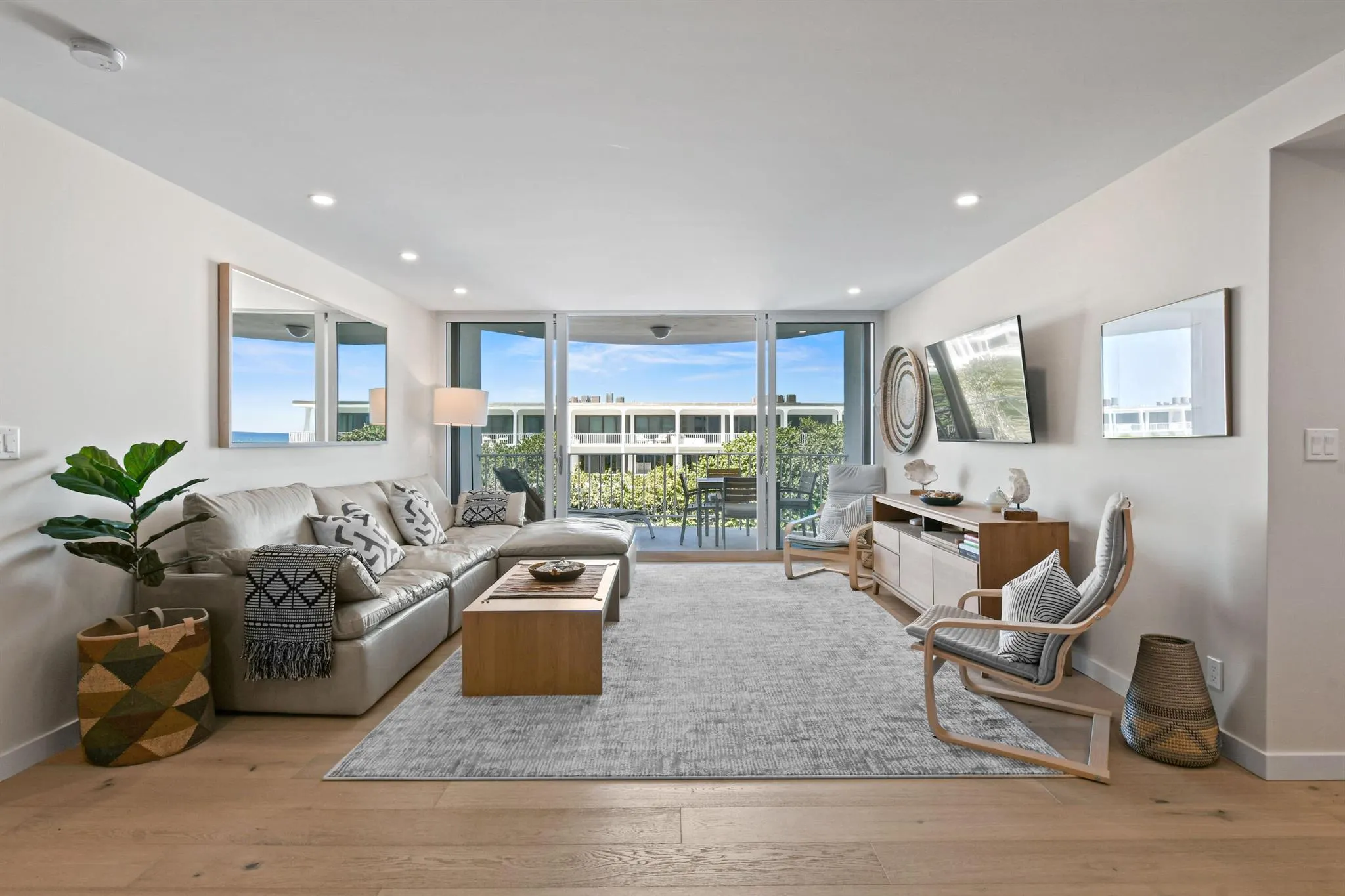 2295 S Ocean Boulevard, #424
