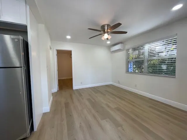 302 N Tamarind Avenue