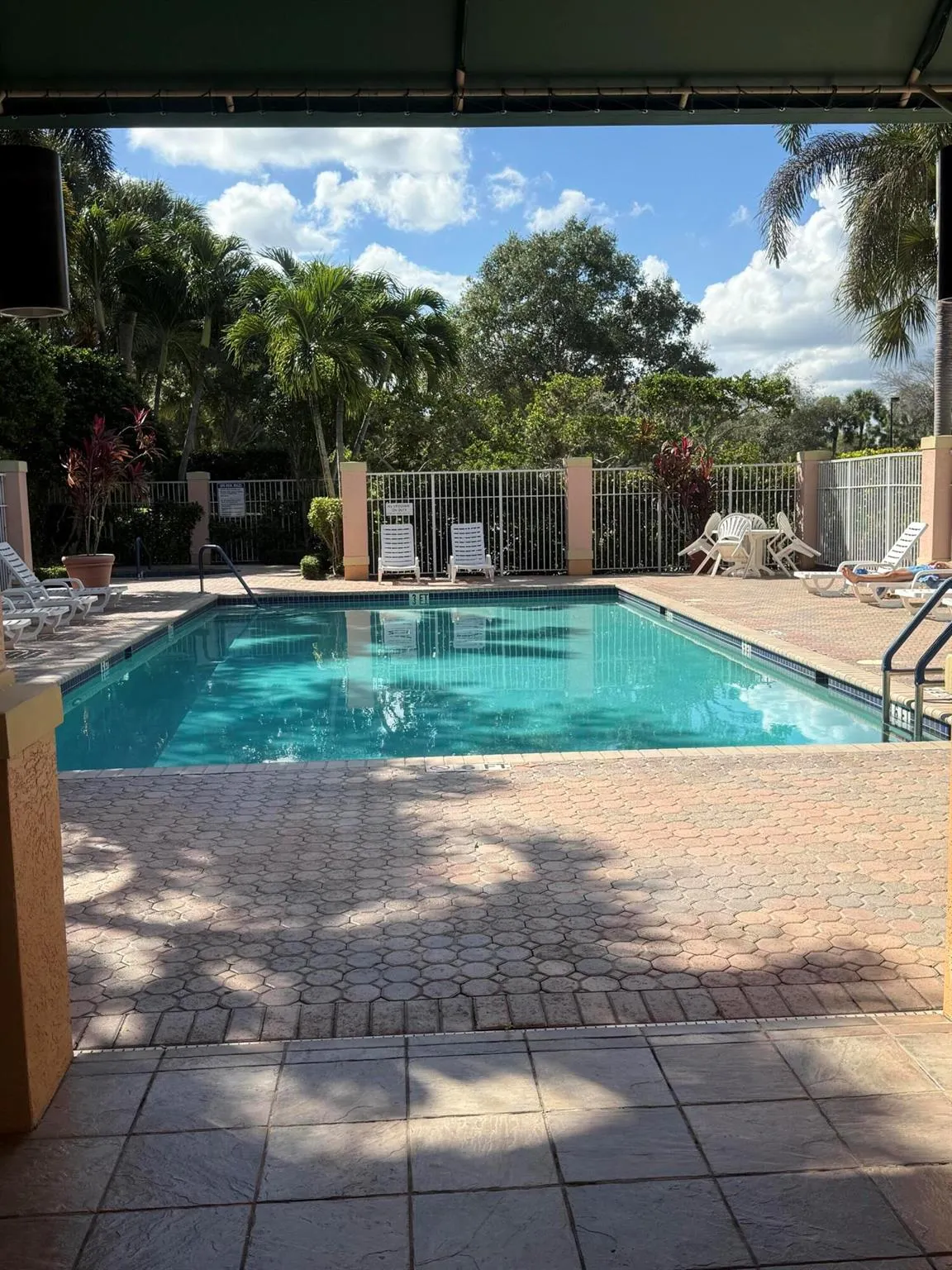 1140 University Boulevard, #21