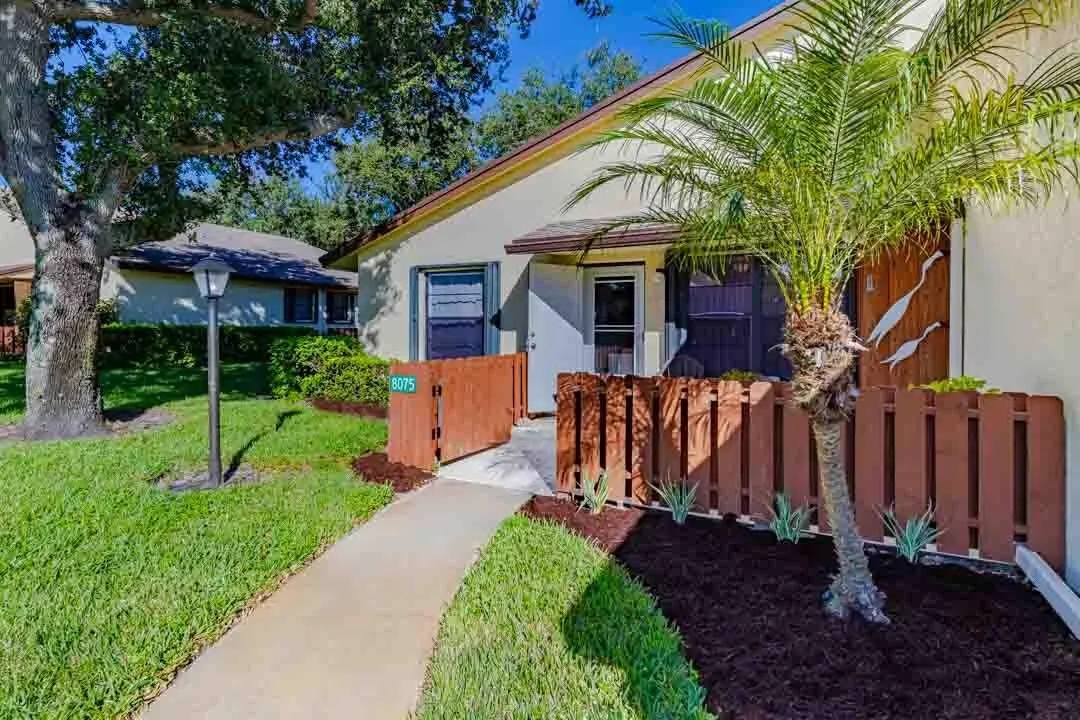 8075 SE Villa Circle