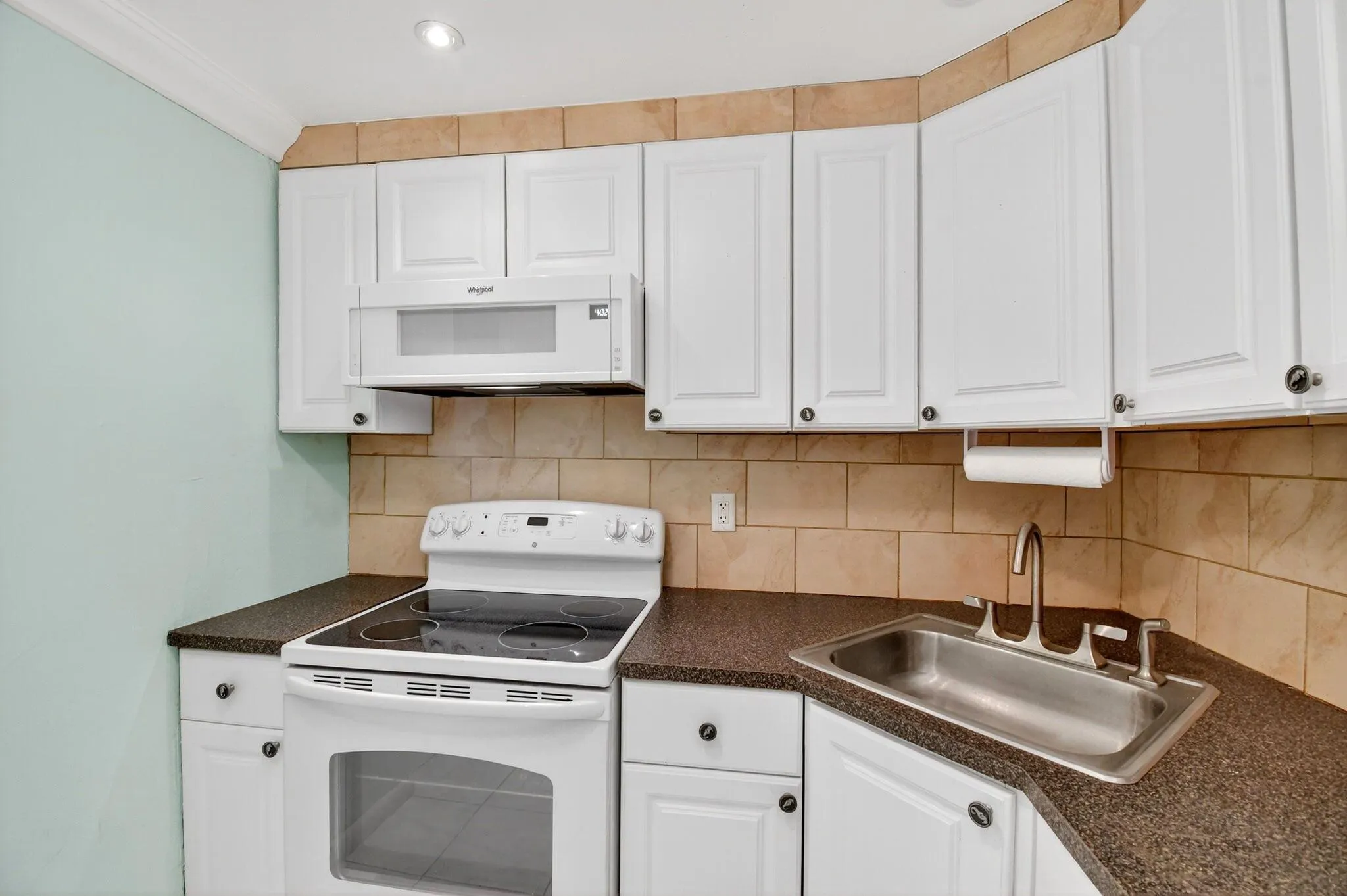 5203 NE 24 Terrace, #B-105