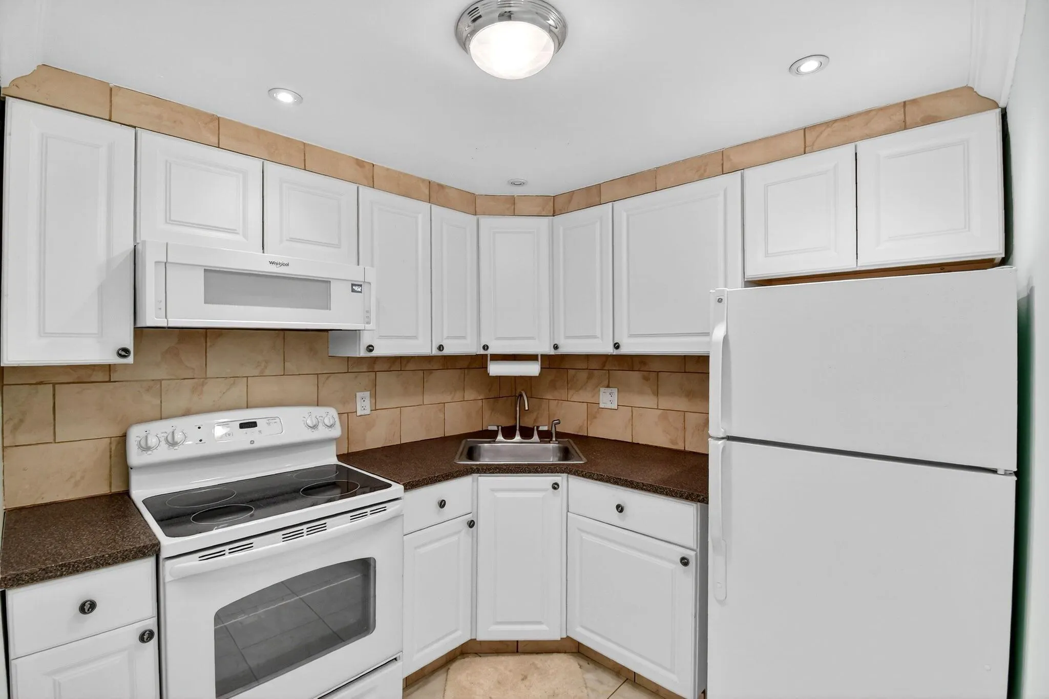 5203 NE 24 Terrace, #B-105