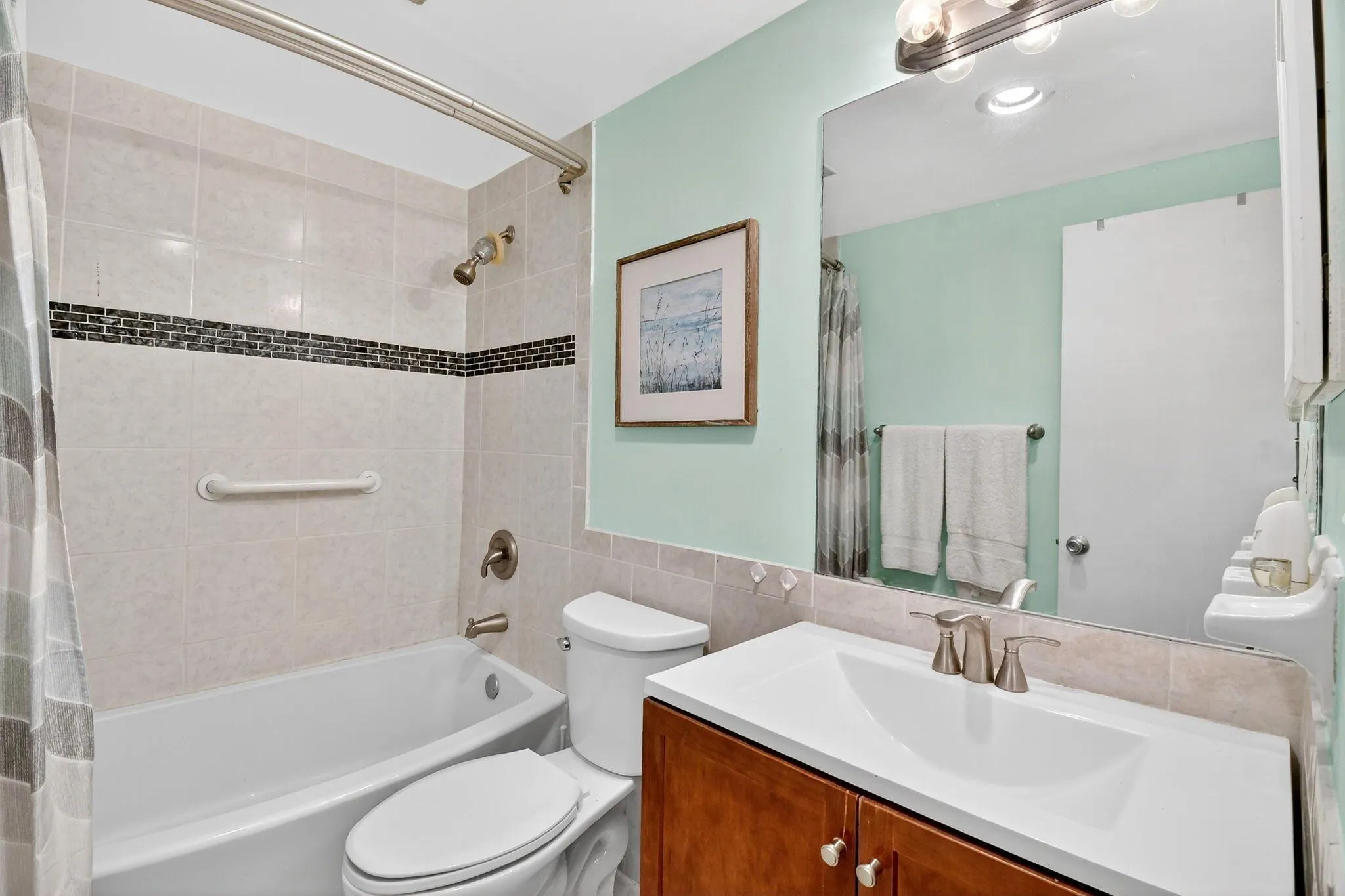 5203 NE 24 Terrace, #B-105